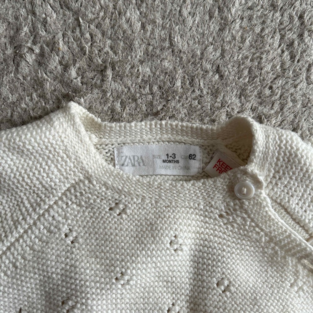 ZARA KIDS(ザラキッズ)のzarababy ニット　セットアップ　退院着 キッズ/ベビー/マタニティのベビー服(~85cm)(ニット/セーター)の商品写真