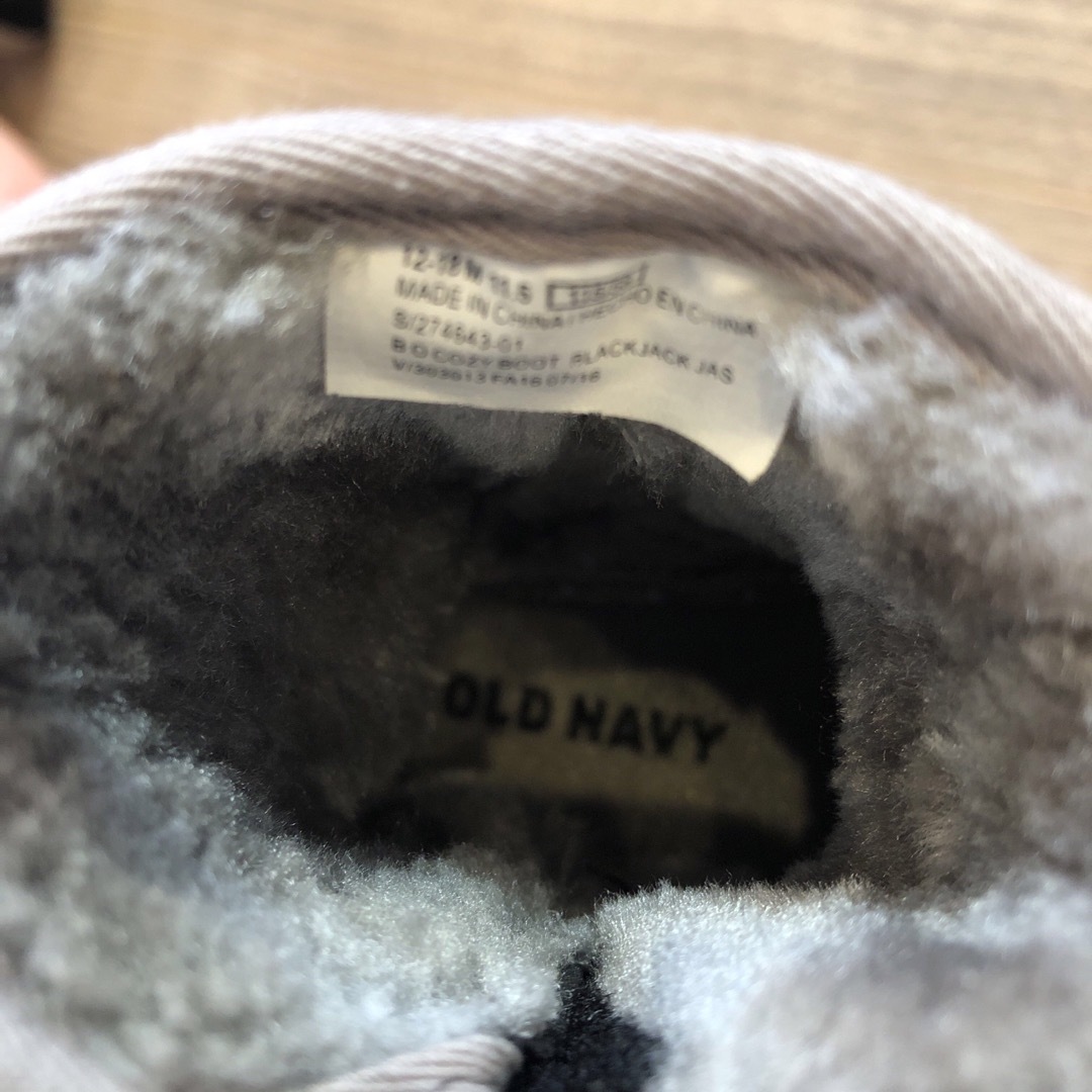 Old Navy(オールドネイビー)の二足セット⭐︎GAP・OLD NAVY ベビールームシューズ　12-18m キッズ/ベビー/マタニティのベビー靴/シューズ(~14cm)(ブーツ)の商品写真