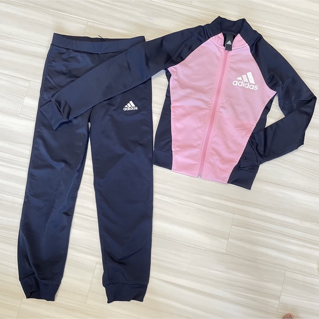 adidas(アディダス)のadidas トレーニングウェア  セットアップ 130 キッズ/ベビー/マタニティのキッズ服女の子用(90cm~)(その他)の商品写真