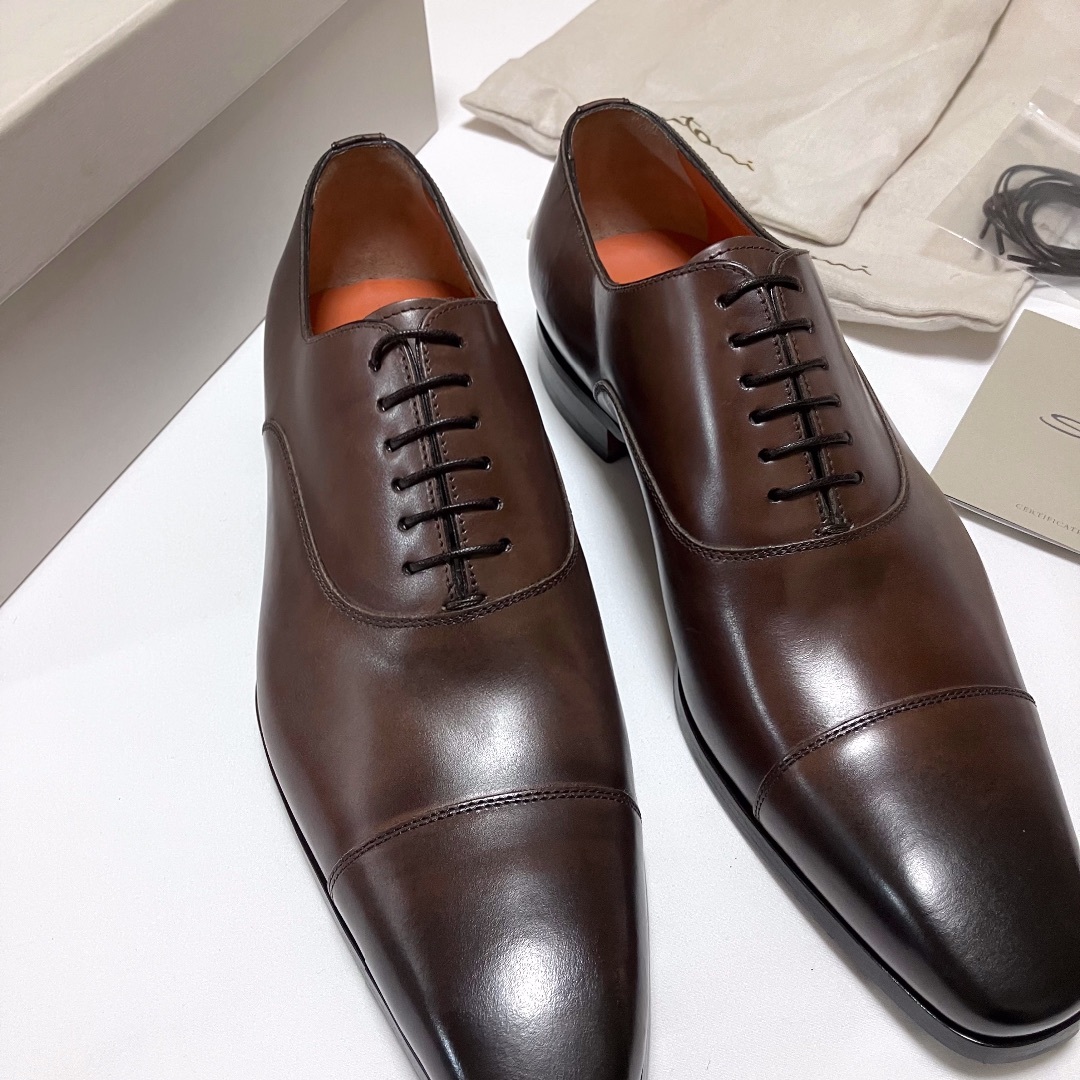 Santoni(サントーニ)の新品 UK7 santoni ストレートチップ 革靴 9915 メンズの靴/シューズ(ドレス/ビジネス)の商品写真