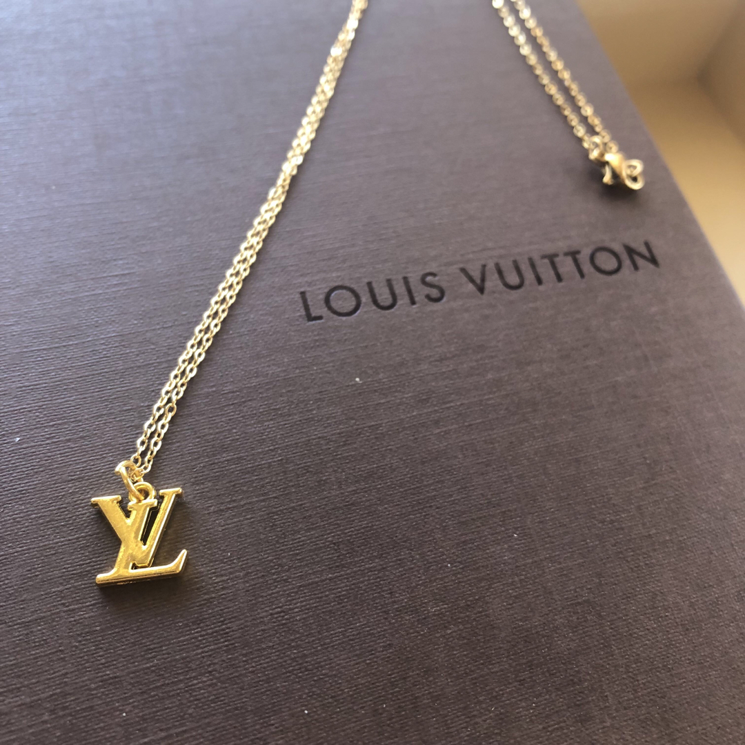 LOUIS VUITTON(ルイヴィトン)のルイヴィトン　LOUIS VUITTON ロゴ　ネックレス　ゴールド メンズのアクセサリー(ネックレス)の商品写真