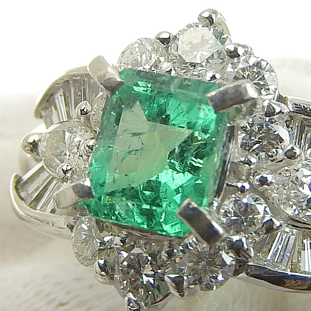 【本物保証】 鑑付 新品同様 リング 指輪 プラチナ Pt900 天然ベリル エメラルド 0.67ct メレダイヤ 0.81ct 8.5号 ノーブランド No brand レディースのアクセサリー(リング(指輪))の商品写真