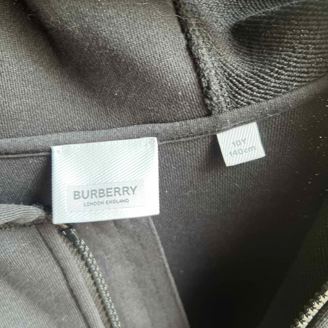 BURBERRY(バーバリー)のバーバリー　フーディ　パーカー キッズ/ベビー/マタニティのキッズ服男の子用(90cm~)(ジャケット/上着)の商品写真