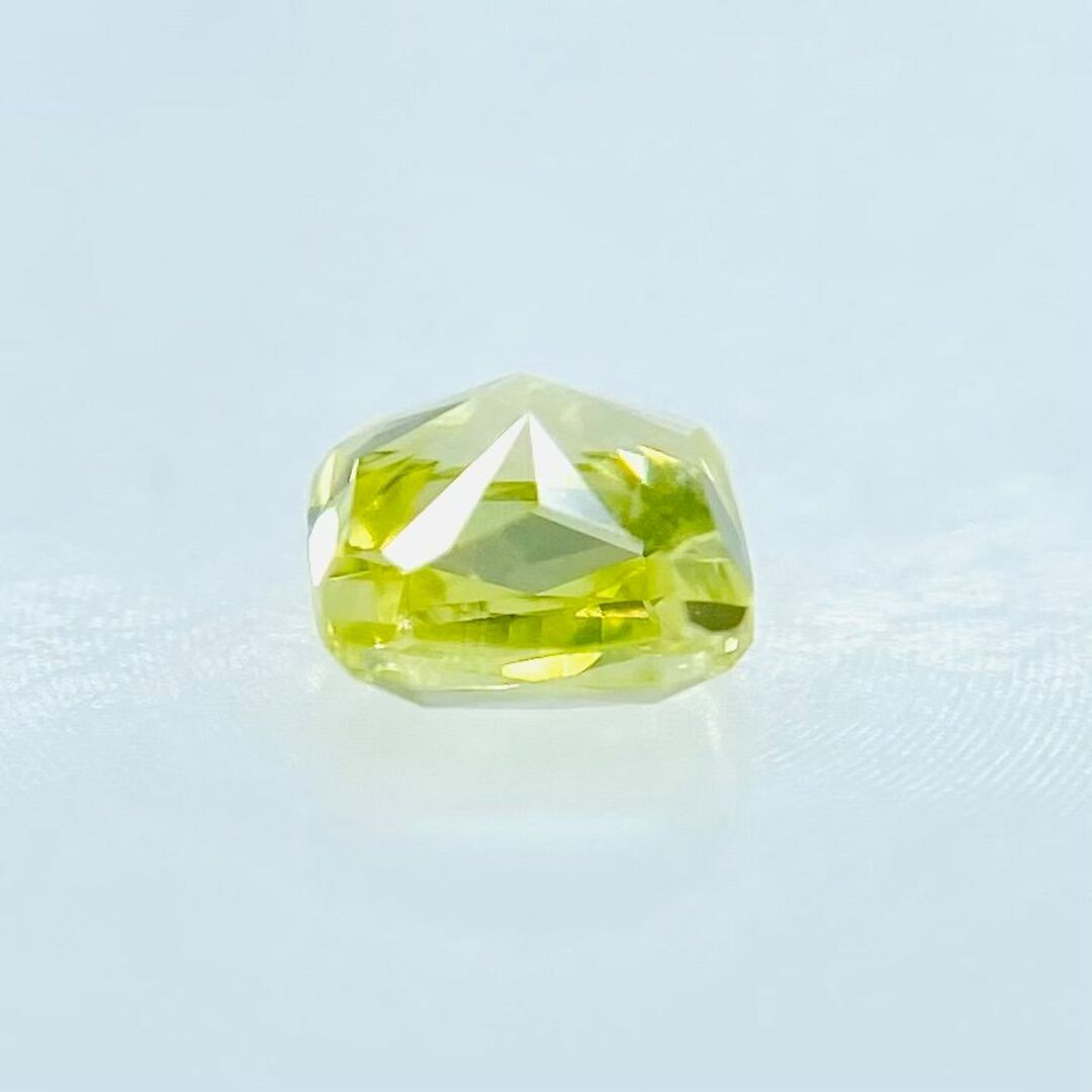 FANCY INTENSE GREEN YELLOW 0.200ct X 8