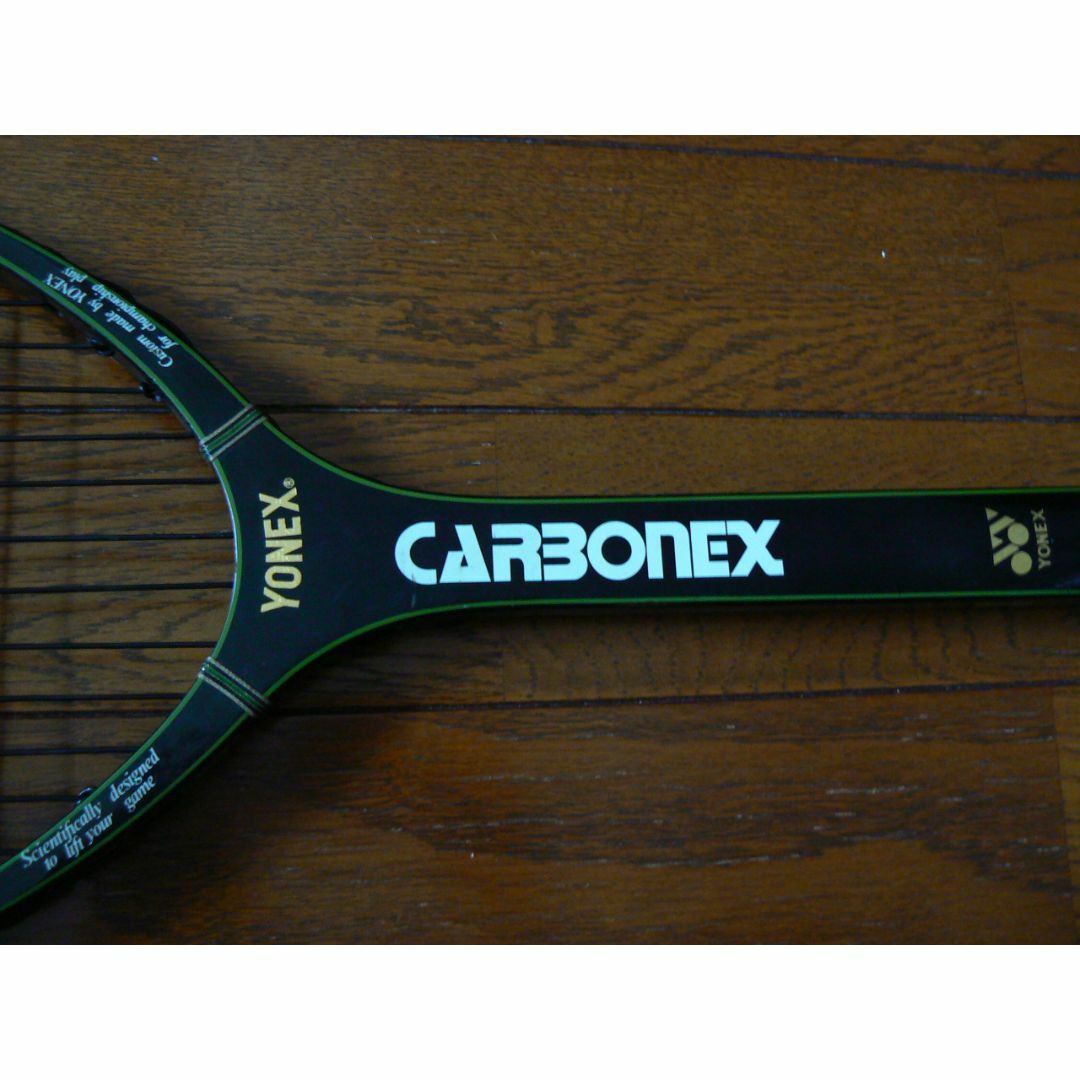 テニスラケット　軟式　YONEX CARBONEX　黒　中古品 スポーツ/アウトドアのテニス(ラケット)の商品写真