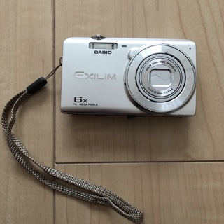 カシオ(CASIO)のCASIO デジタルカメラ　EXILIM(コンパクトデジタルカメラ)