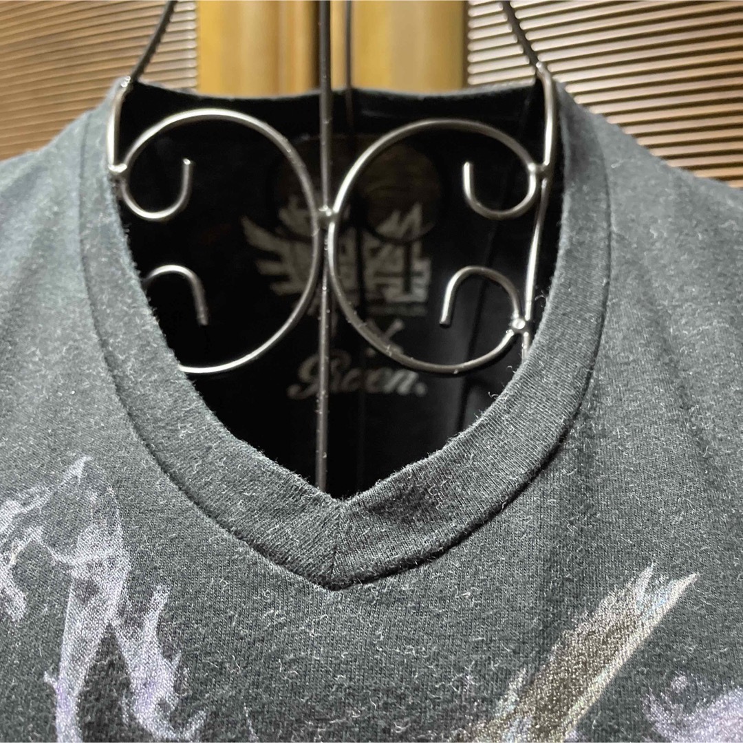 Roen(ロエン)のロエン　ＶネックＴシャツ 黒　スカル メンズのトップス(Tシャツ/カットソー(半袖/袖なし))の商品写真