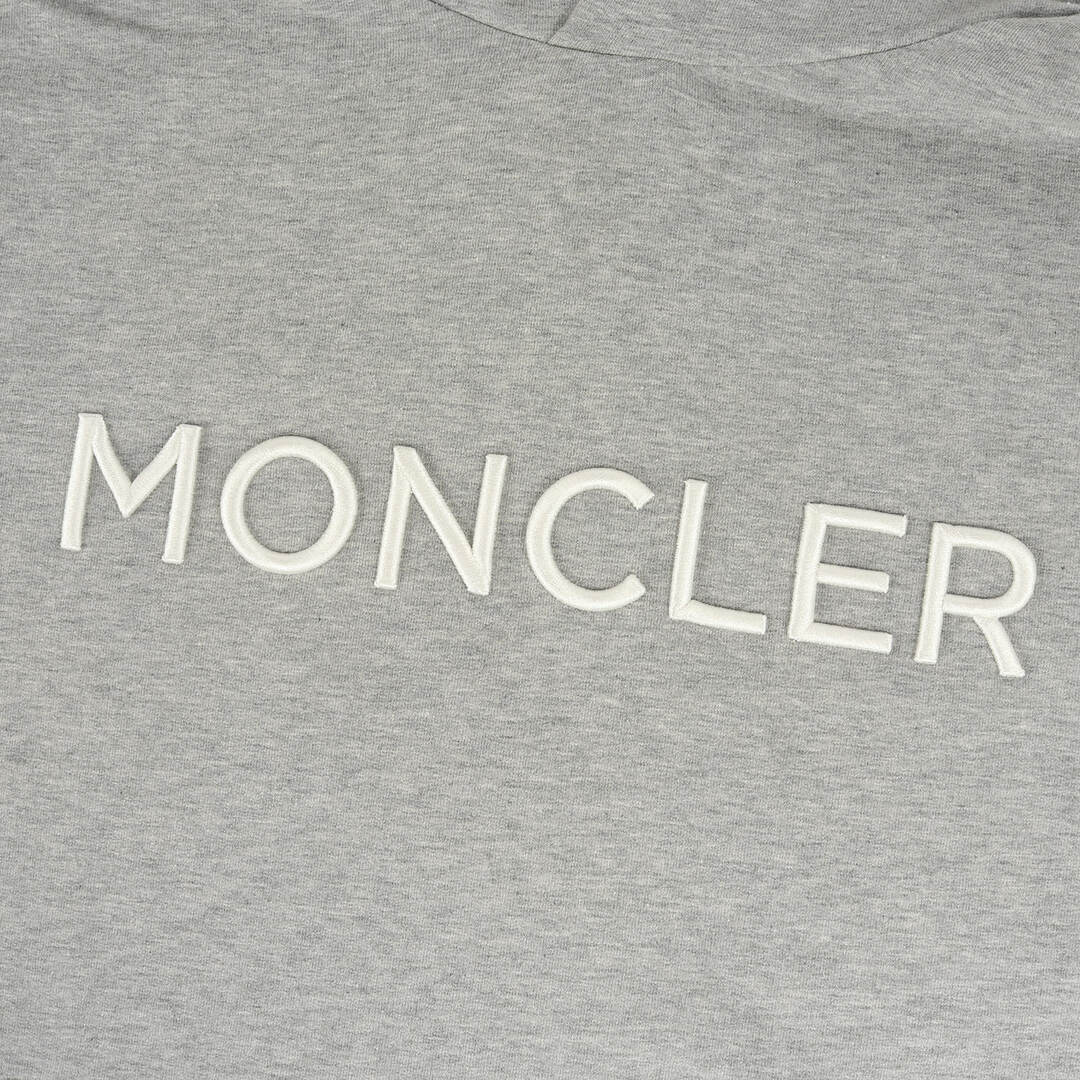 MONCLER モンクレール 23SS パーカー サイズ:M ブランド ロゴ 刺繍 ストレッチ スウェット FELPA CON CAPPUCCIO I10918G00024 899WI フーディー プルオーバー グレー トップス カットソー カジュアル【メンズ】