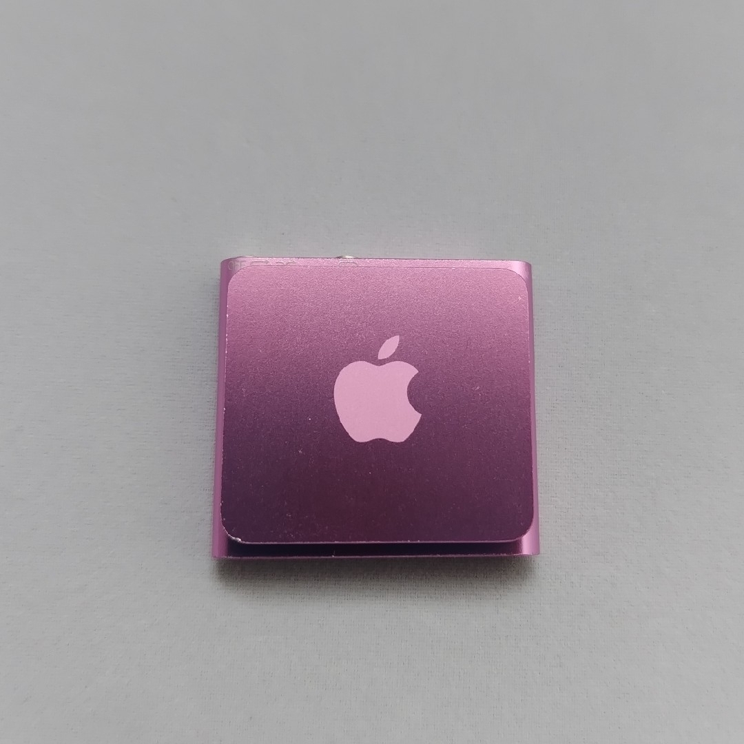 【ジャンク品】iPod shuffle 2GB  ＜ケース、イヤホンなし＞ スマホ/家電/カメラのオーディオ機器(ポータブルプレーヤー)の商品写真