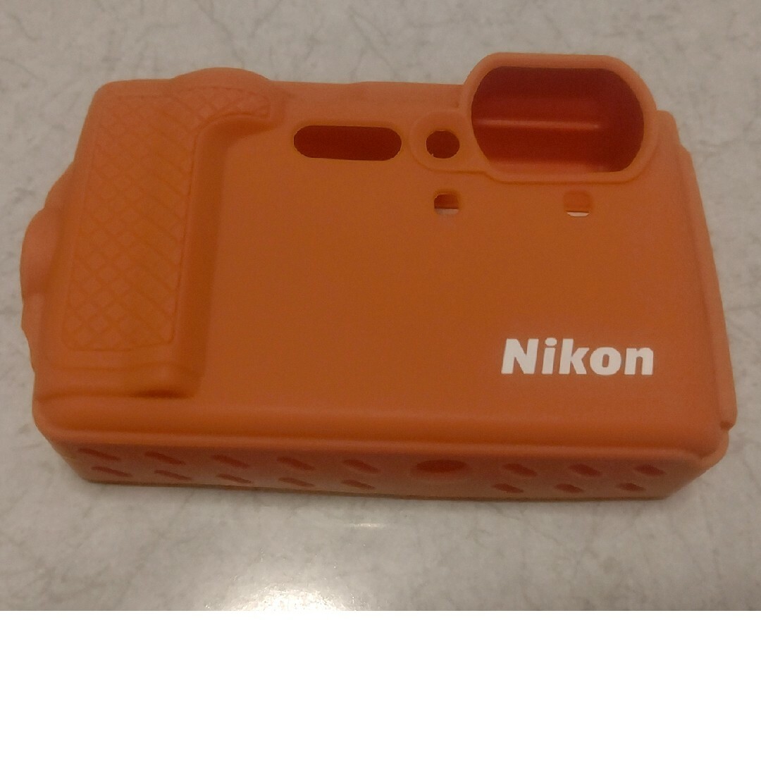 Nikon(ニコン)のニコンCOOLPIX W300用シリコンジャケット スマホ/家電/カメラのスマホ/家電/カメラ その他(その他)の商品写真