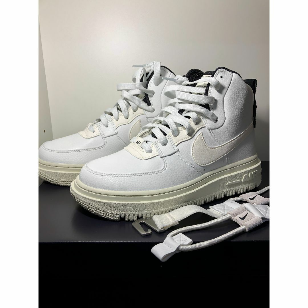 050972●  未使用 Nike WMNS Air Force 1 High