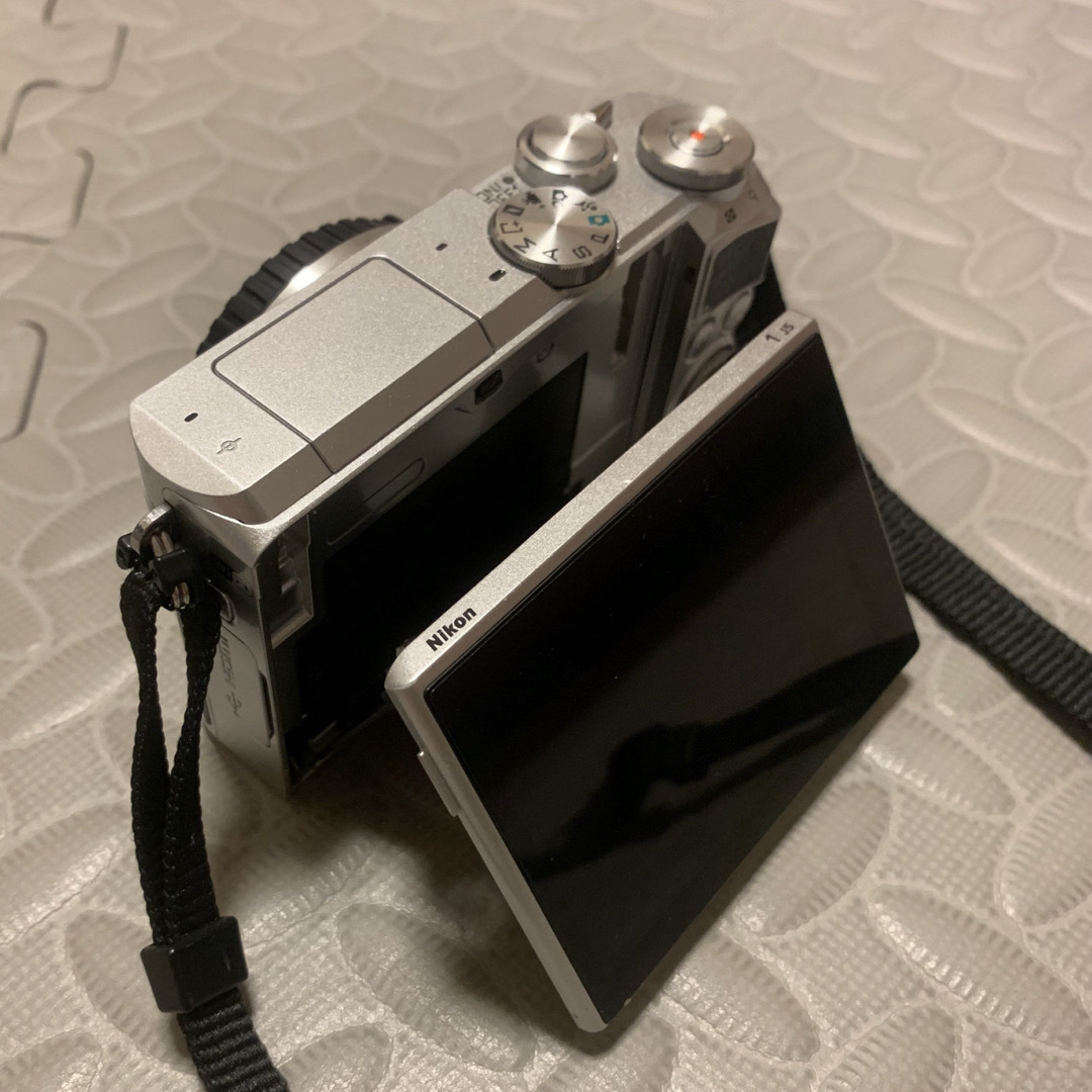Nikon - ニコンNikon 1 J5 ダブルレンズキット シルバー ミラーレス
