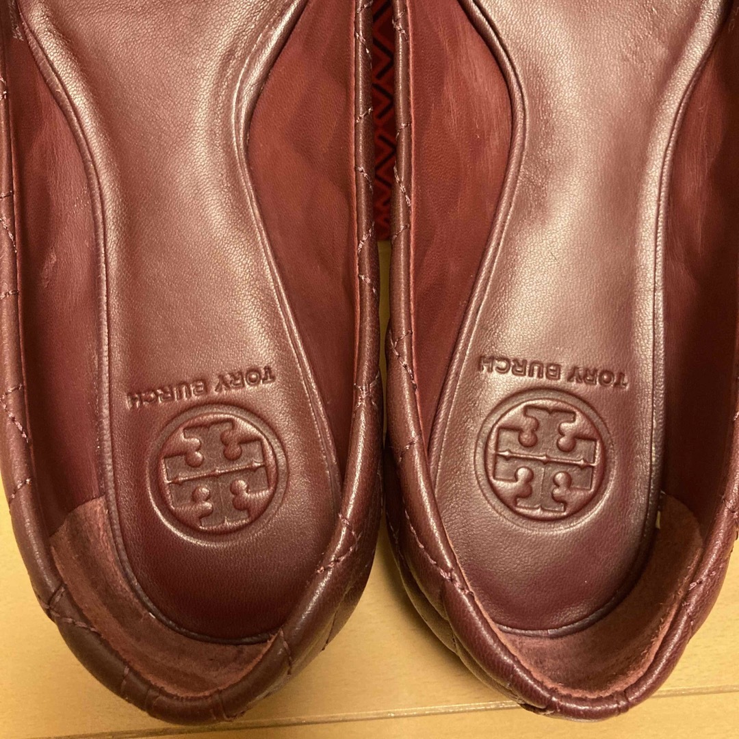 Tory Burch(トリーバーチ)のトリーバーチ　フラットシューズ　パンプス　ボルドー　24cm レディースの靴/シューズ(バレエシューズ)の商品写真