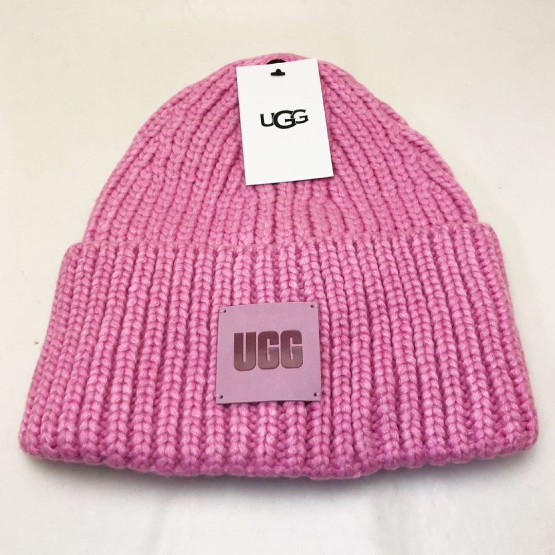 UGG(アグ)の新品 UGG アグ ニットキャップ 20061 ローズ クォーツ レディースの帽子(ニット帽/ビーニー)の商品写真