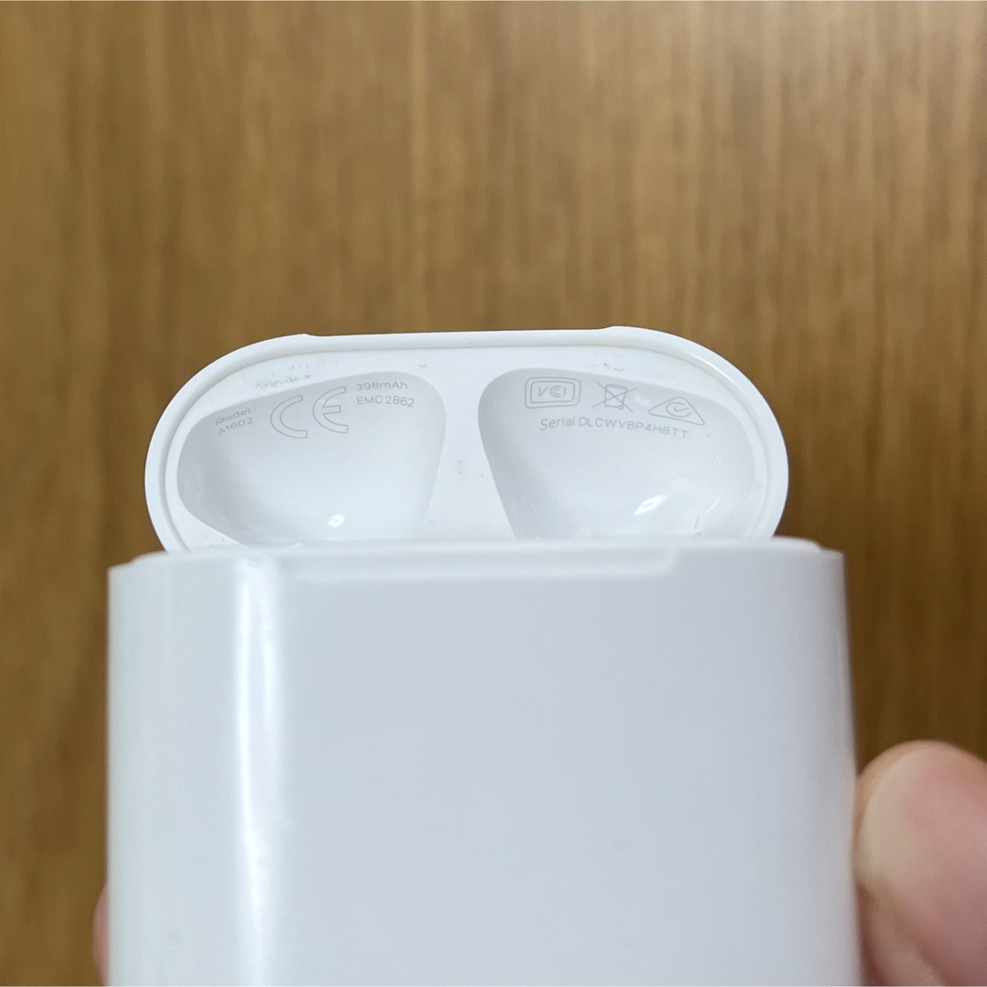 Apple(アップル)のAirPods 第1世代　ジャンク品 スマホ/家電/カメラのオーディオ機器(ヘッドフォン/イヤフォン)の商品写真