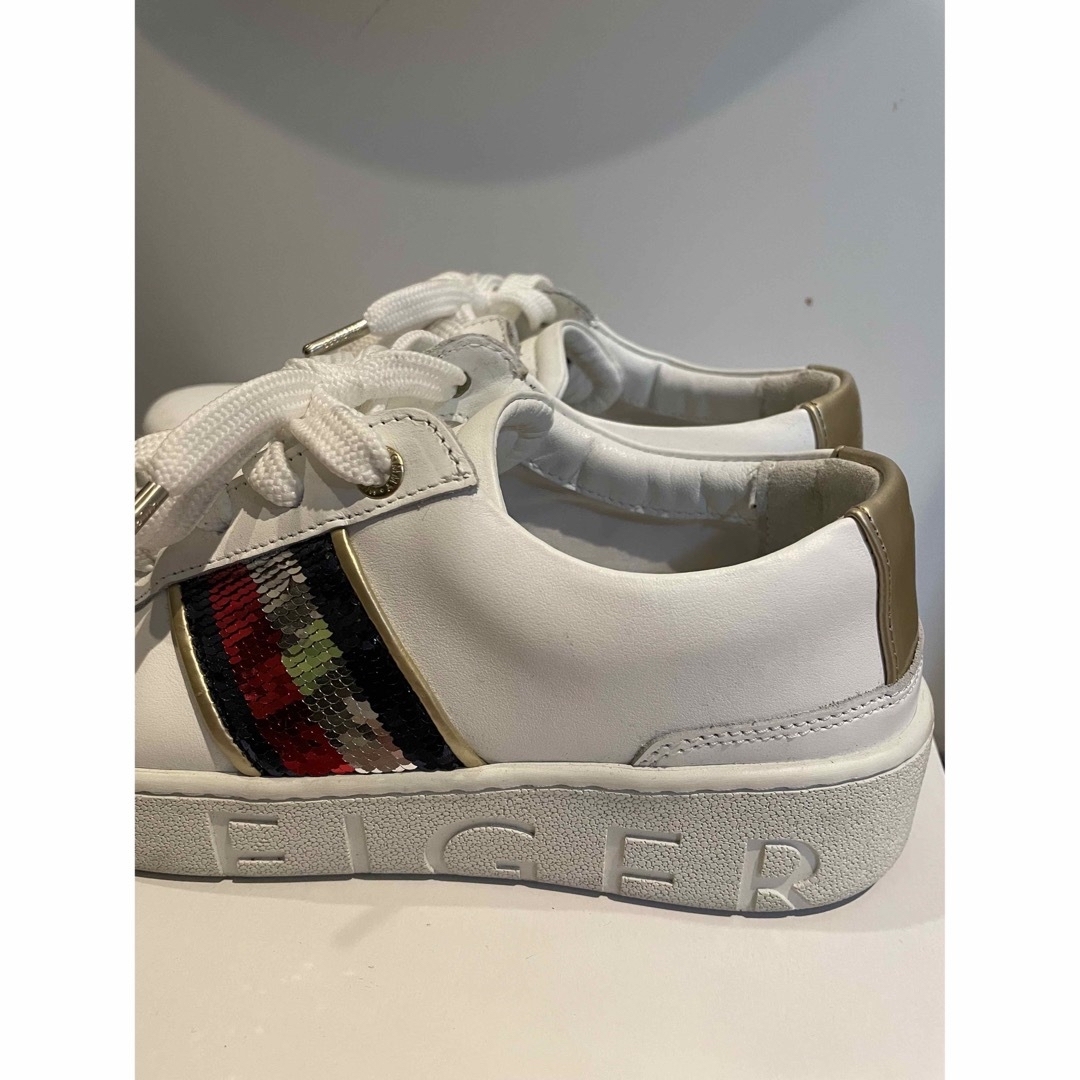 TOMMY HILFIGER - トミーヒルフィガー スニーカー23.5cmの通販 by