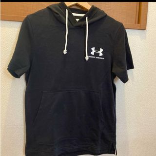 アンダーアーマー(UNDER ARMOUR)のアンダーアーマー　半袖　黒色　フード付きトレーナー　スウェット(パーカー)