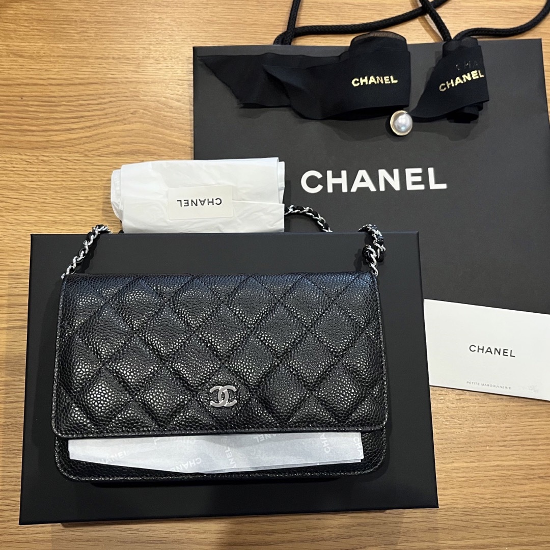 CHANEL(シャネル)のCHANELチェーンウォレット　キャビアスキン　シルバー金具 レディースのバッグ(ショルダーバッグ)の商品写真