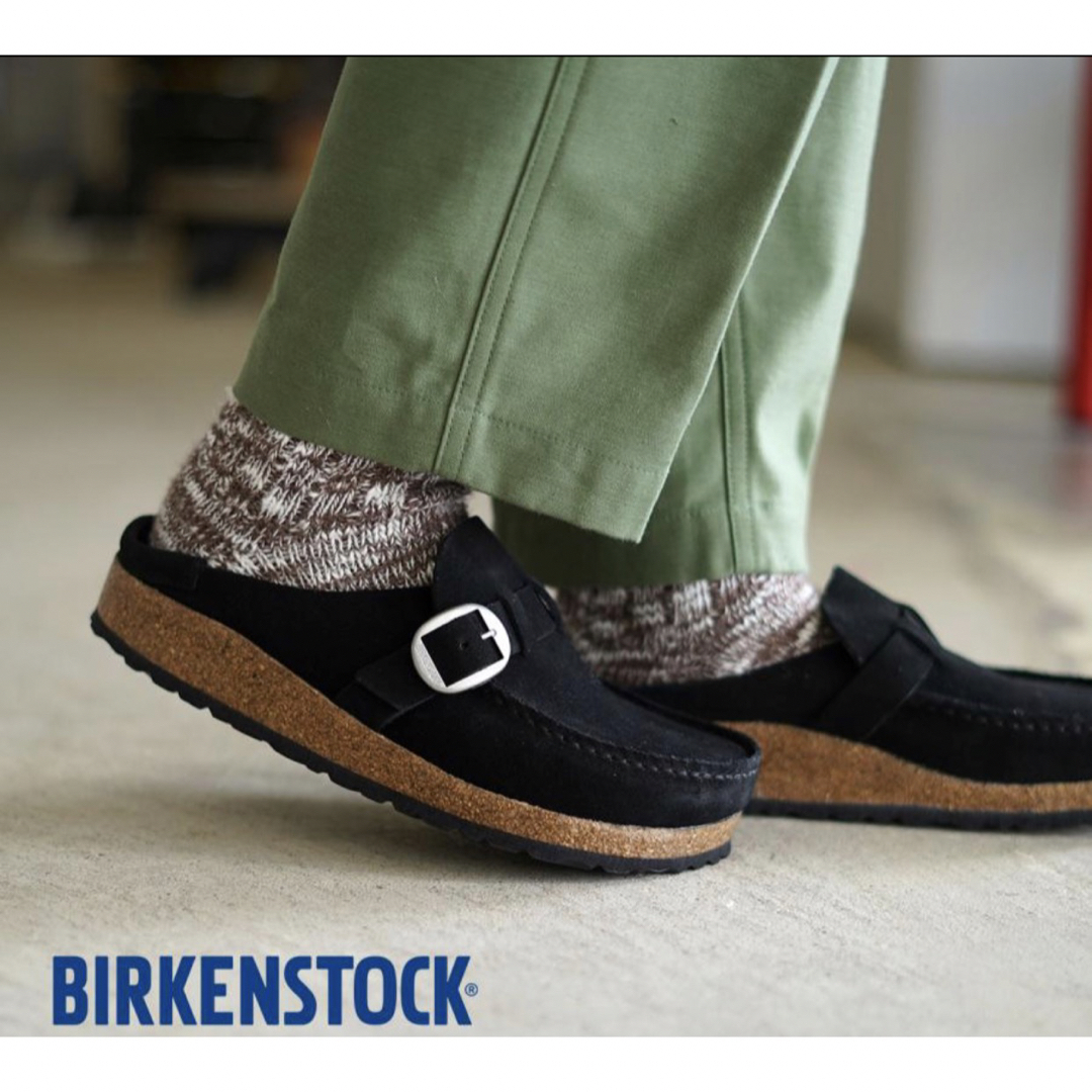 BIRKENSTOCK(ビルケンシュトック)のビルケンシュトック Buckley バックリー ベロア レザーサンダル　ブラック レディースの靴/シューズ(スリッポン/モカシン)の商品写真