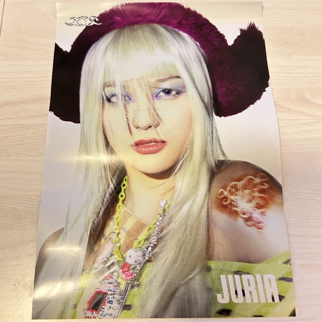 xg(エックスジー)のタワレコフライヤー XG JURIA エンタメ/ホビーのタレントグッズ(ミュージシャン)の商品写真