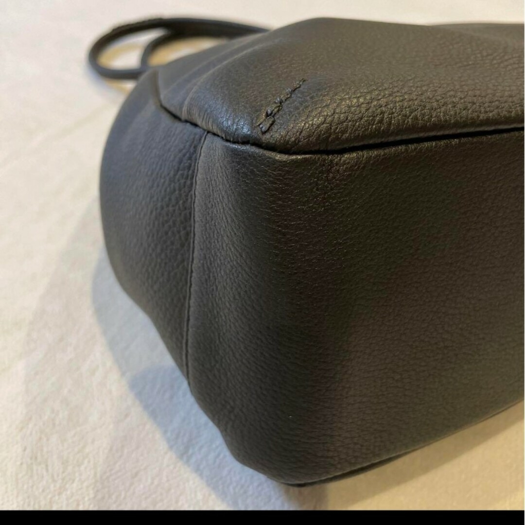 マドリガル　しっくりバッグ レディースのバッグ(ハンドバッグ)の商品写真