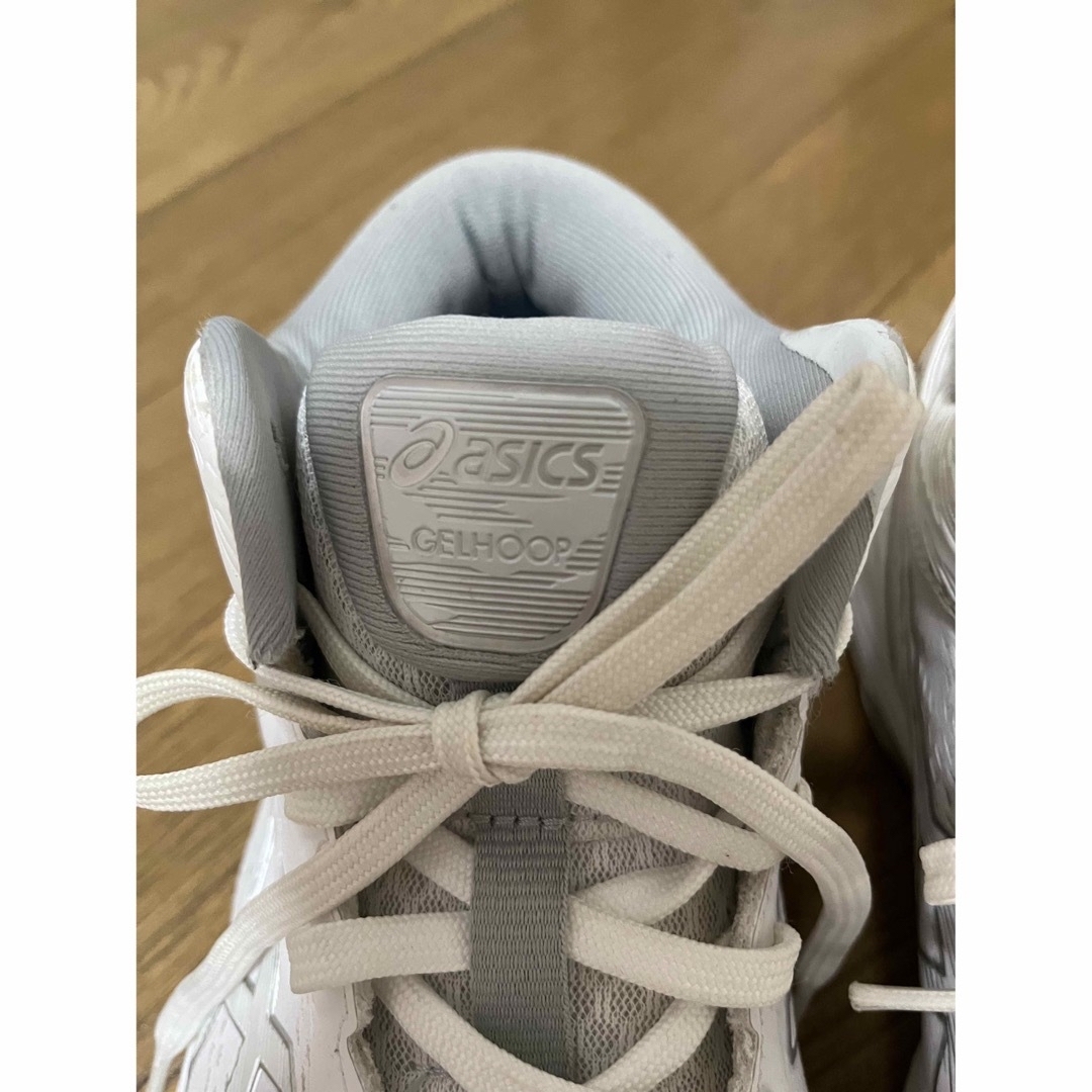 asics(アシックス)のアシックス　バスケットシューズ　27.5㎝　中古 スポーツ/アウトドアのスポーツ/アウトドア その他(バスケットボール)の商品写真