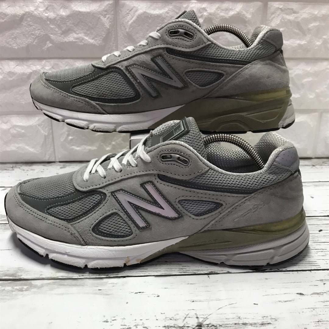 New Balance M990GL4.