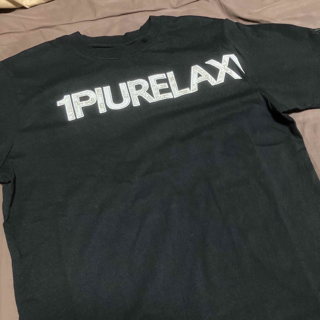 【1PIU1UGUALE3 RELAX】ペイズリーロゴ半袖Tシャツ/BLACK