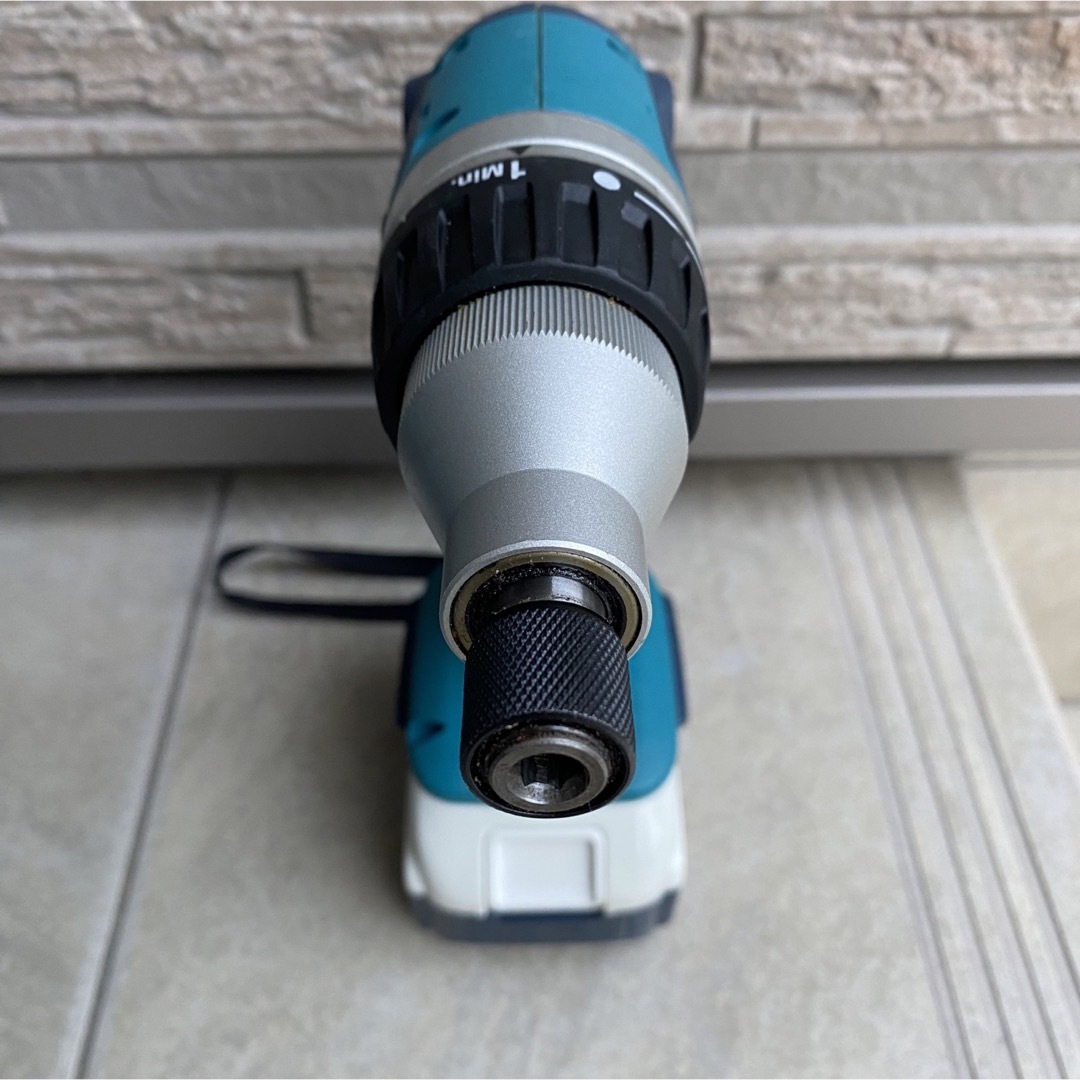Makita - マキタ 充電式 スクリュードライバ 無段変速・正逆転 Makita - マキタ 充電式 スクリュードライバ 無段変速・正逆転