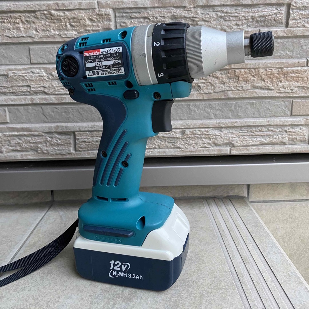 Makita - マキタ 充電式 スクリュードライバ 無段変速・正逆転 Makita - マキタ 充電式 スクリュードライバ 無段変速・正逆転
