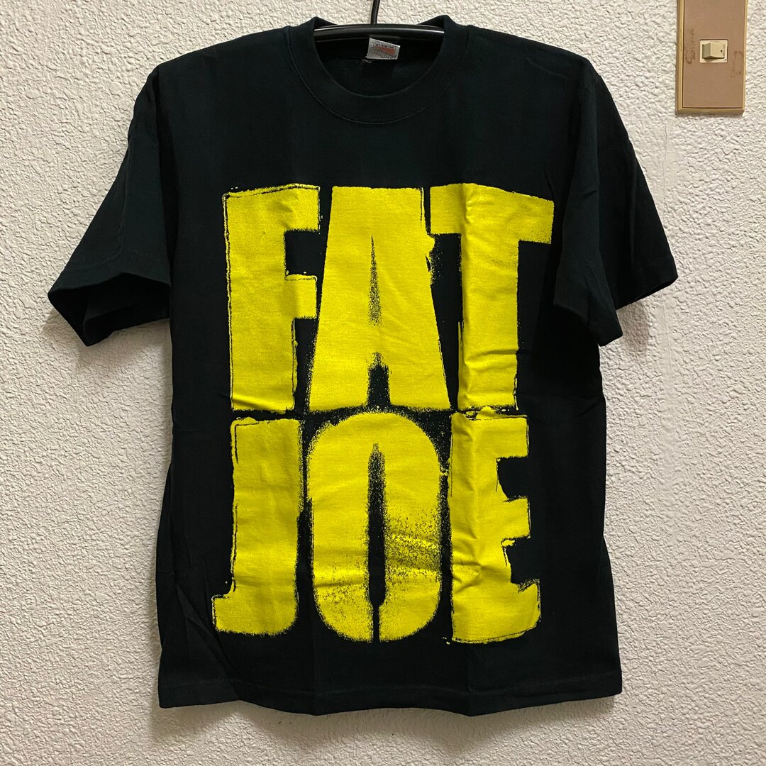 FEAR OF GOD(フィアオブゴッド)のFAT JOE TS RapTee NIKE AIRFORCE 1 LOW QS メンズのトップス(Tシャツ/カットソー(半袖/袖なし))の商品写真