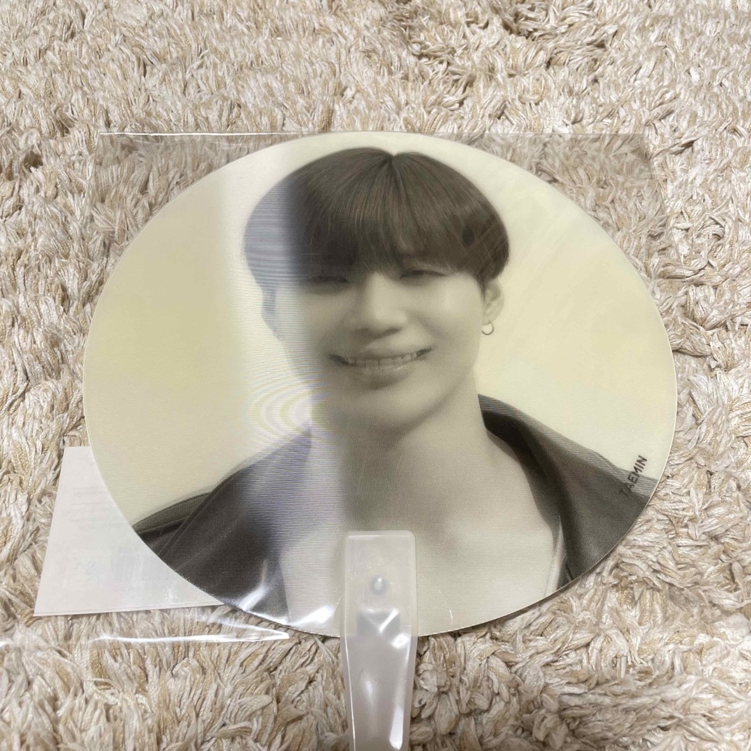 SHINee(シャイニー)の新品 テミン うちわ TAEMIN SHINee THE SHINING 団扇 エンタメ/ホビーのタレントグッズ(アイドルグッズ)の商品写真