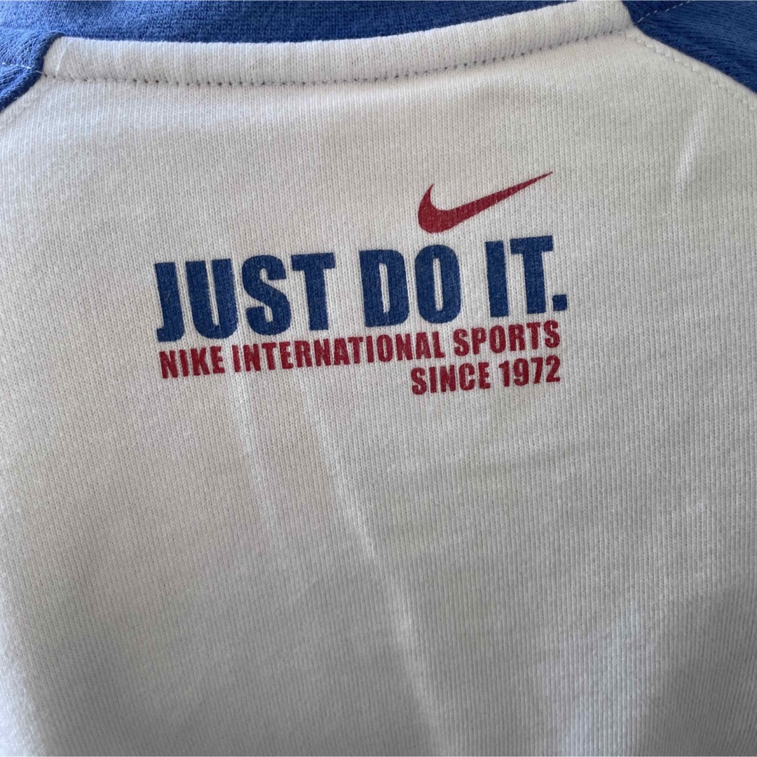 NIKE(ナイキ)の<24時間以内に発送！>90sスウェットnikeオールドラグランLホワイト刺繍 レディースのトップス(トレーナー/スウェット)の商品写真