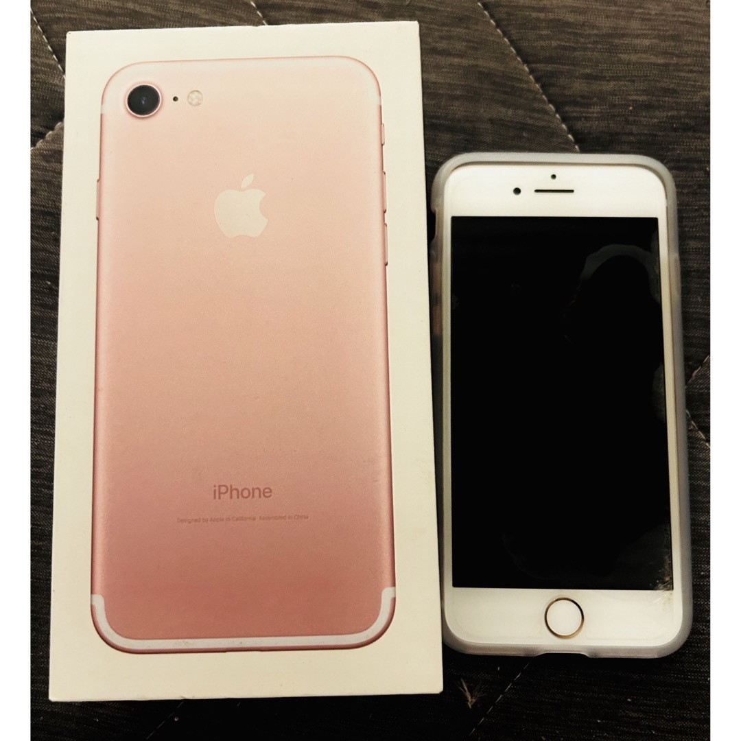 Apple(アップル)のPhone7plusローズゴールド スマホ/家電/カメラのスマートフォン/携帯電話(スマートフォン本体)の商品写真