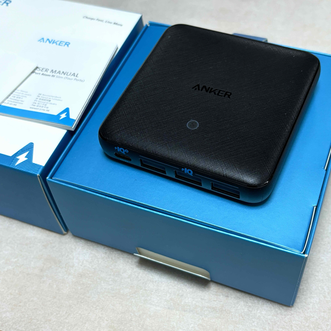 Anker(アンカー)のAnker PowerPort Atom Ⅲ  Slim (Four Port) スマホ/家電/カメラのスマートフォン/携帯電話(バッテリー/充電器)の商品写真