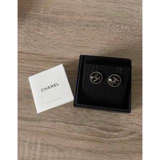 シャネル(CHANEL)のCHANEL ボタンピアス　ロゴ(ピアス)