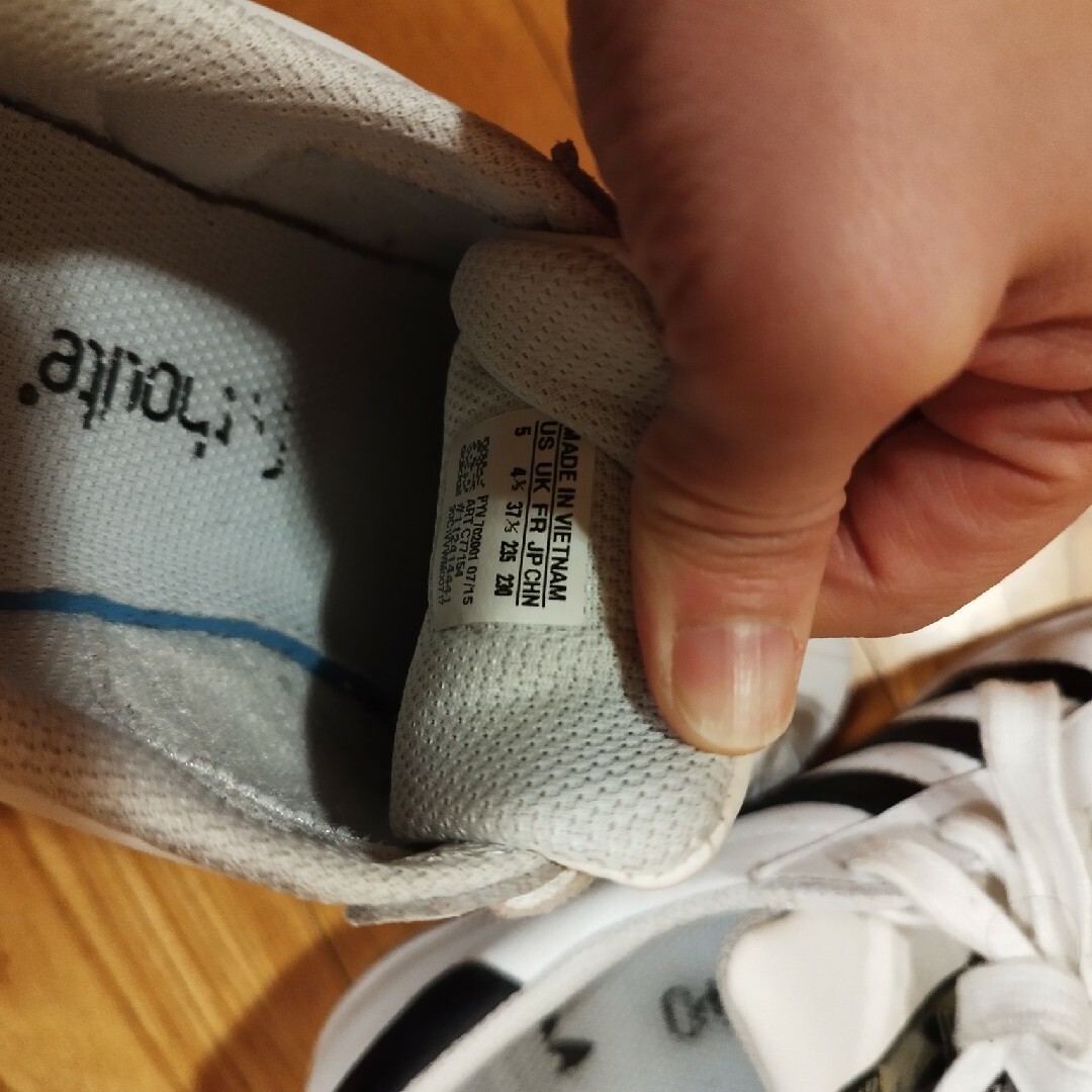 adidas(アディダス)のアディダス23.5美品 レディースの靴/シューズ(スニーカー)の商品写真