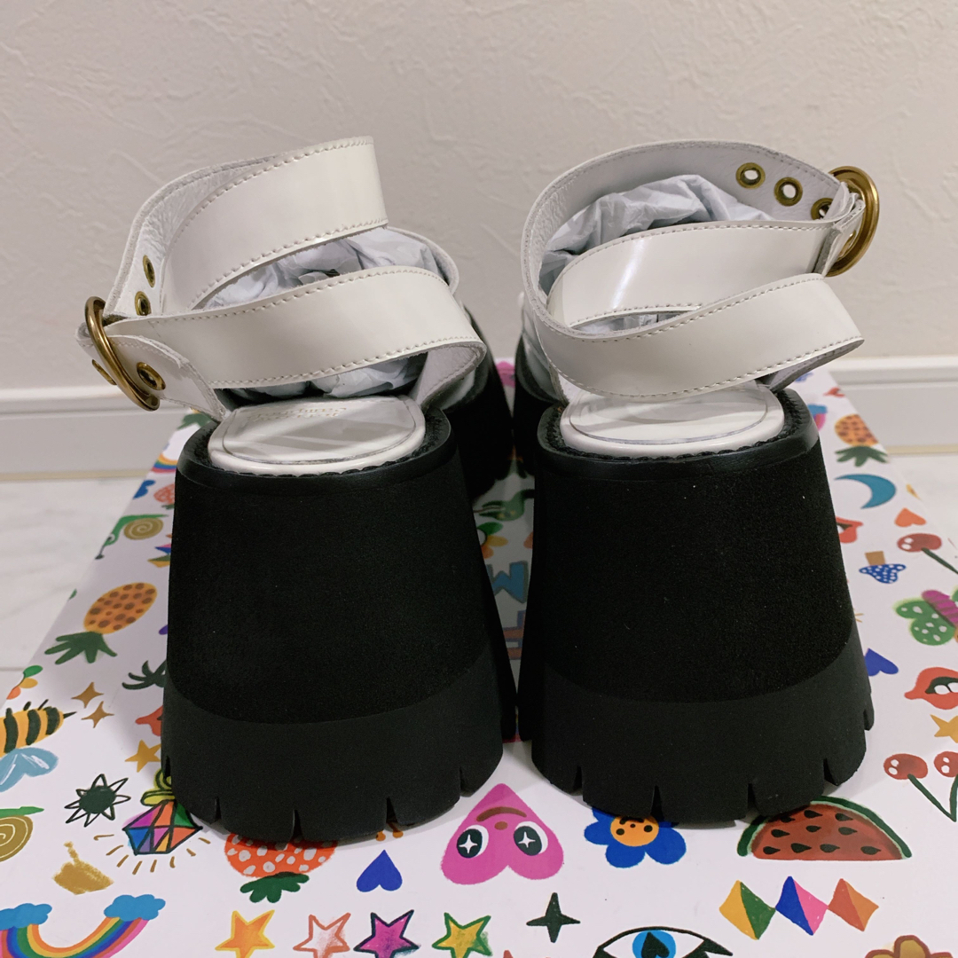 JEFFREY CAMPBELL(ジェフリーキャンベル)の【新品★未使用】Jeffrey Campbellジェフリーキャンベル  厚底 レディースの靴/シューズ(サンダル)の商品写真