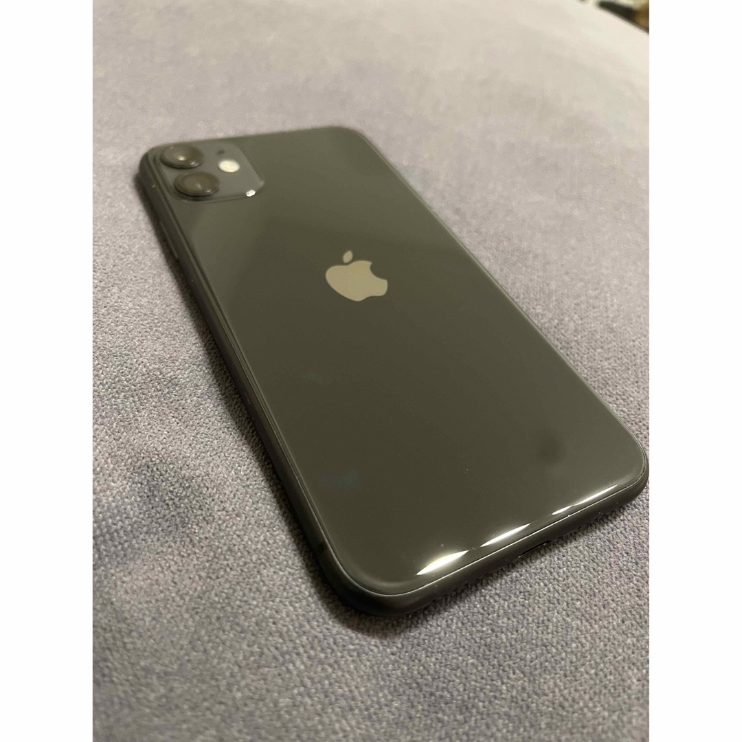 iPhone(アイフォーン)のiPhone11 256GB ブラック 充電ケーブル一式 スマホ/家電/カメラのスマートフォン/携帯電話(スマートフォン本体)の商品写真
