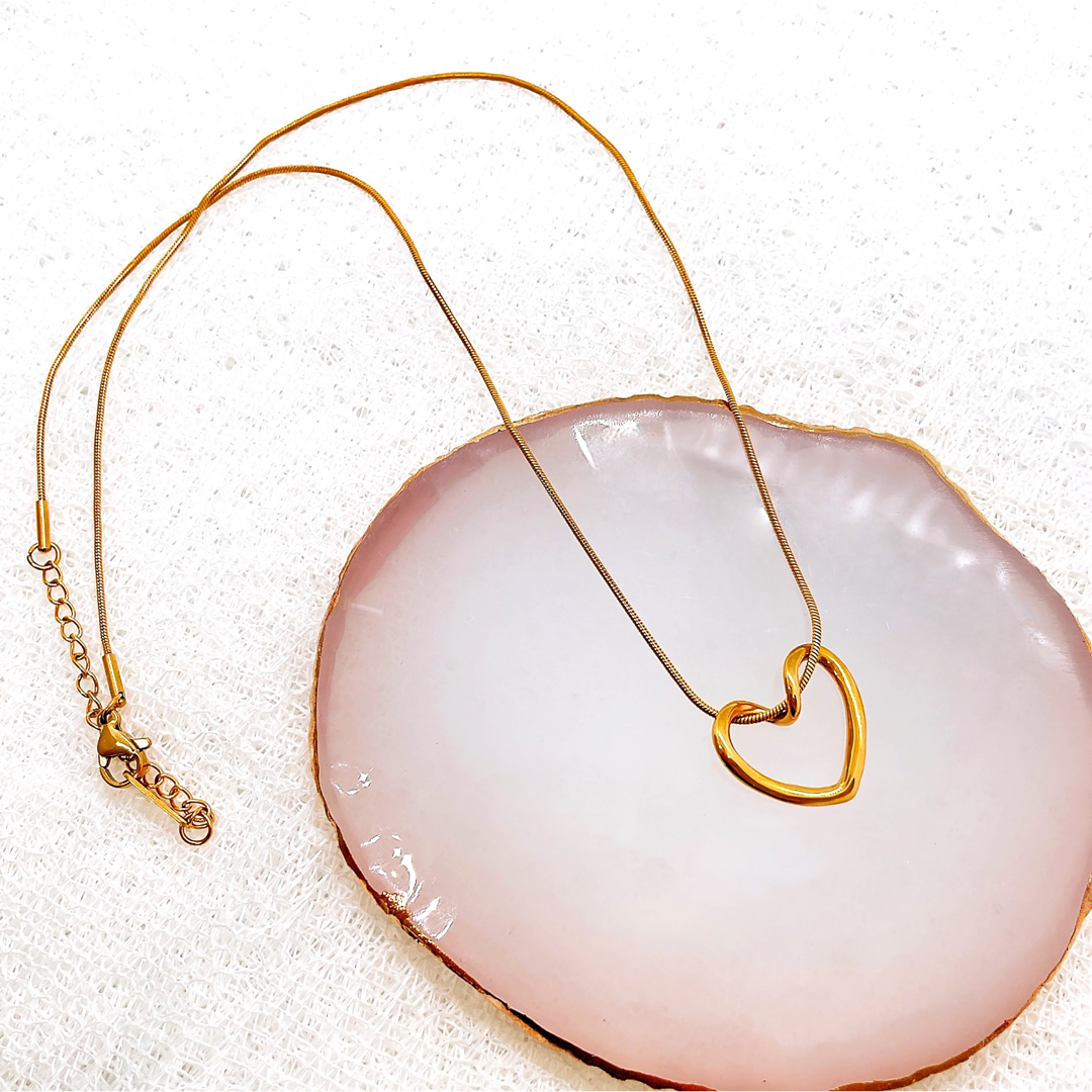 enclet. ステンレス 18K ハート ツイスト ネックレス レディースのアクセサリー(ネックレス)の商品写真