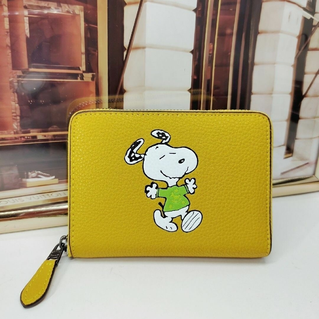 新品　COACH コーチPEANUTS⭐︎スモール ジップスヌーピー CE869