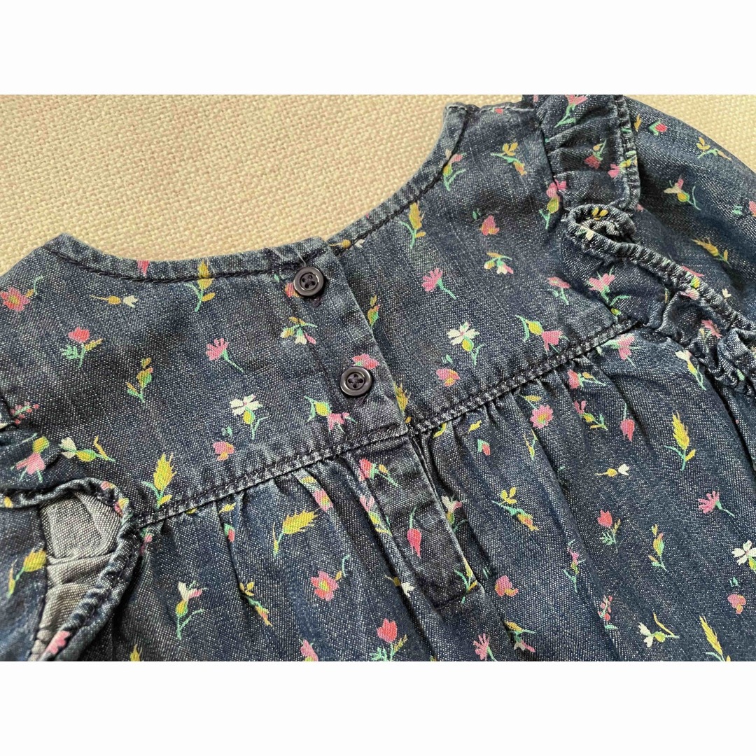 babyGAP(ベビーギャップ)のデニム ロンパース babyGAP 花柄 長袖 長ズボン キッズ/ベビー/マタニティのキッズ服女の子用(90cm~)(その他)の商品写真