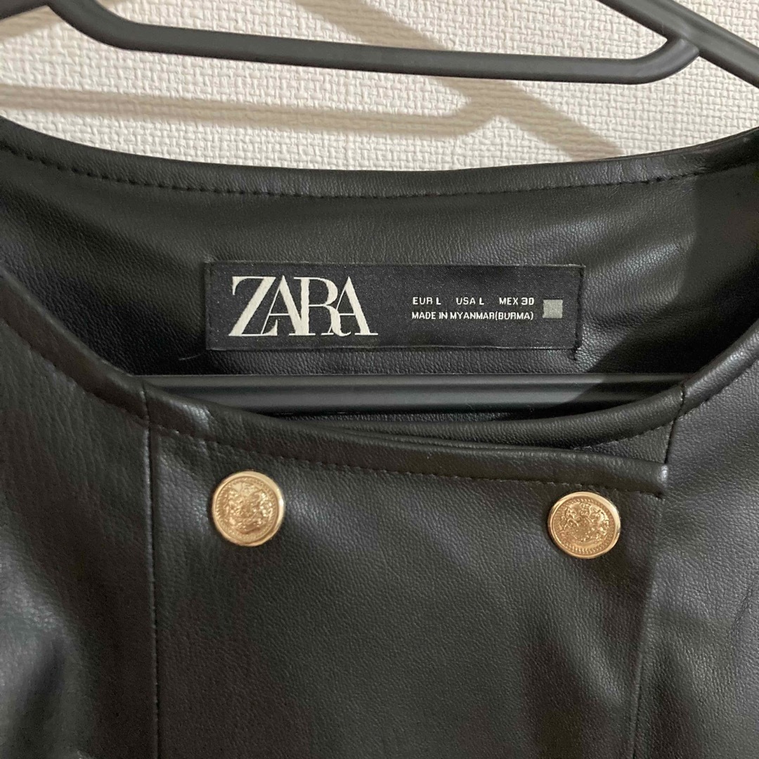 ZARA(ザラ)のZARA⭐︎美品⭐︎ノーカラー　レザージャケット　Lサイズ レディースのジャケット/アウター(ノーカラージャケット)の商品写真