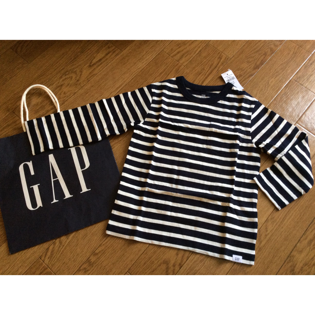 新品、未使用！限定Gapの長袖Tシャツ