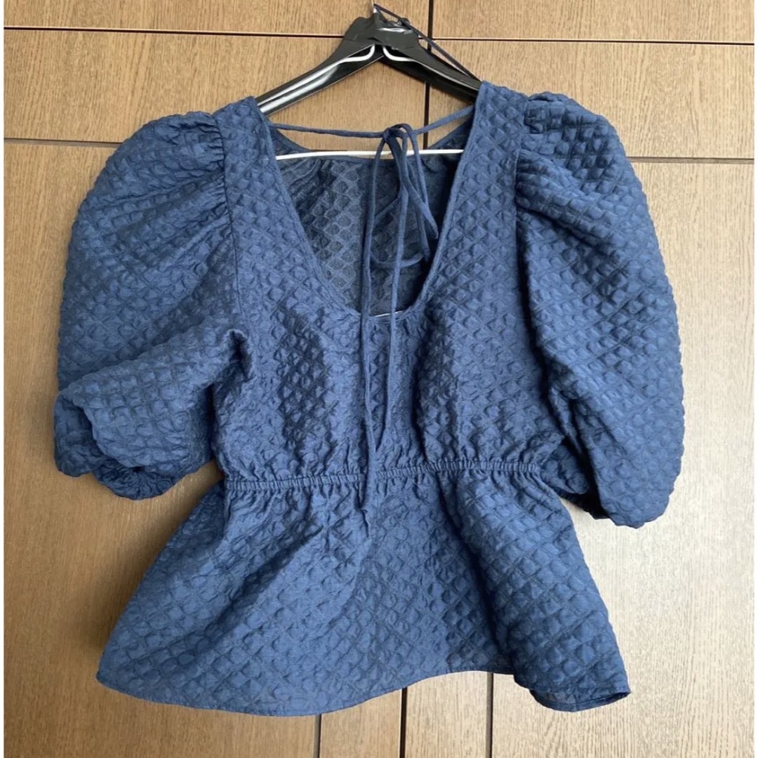 ZARA(ザラ)のZARA パフスリーブ　トップス レディースのトップス(シャツ/ブラウス(半袖/袖なし))の商品写真