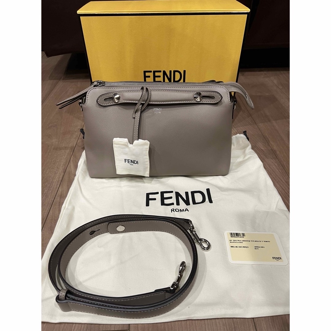 【超美品】FENDI バイ ザ ウェイ ミディアム ベージュレザー