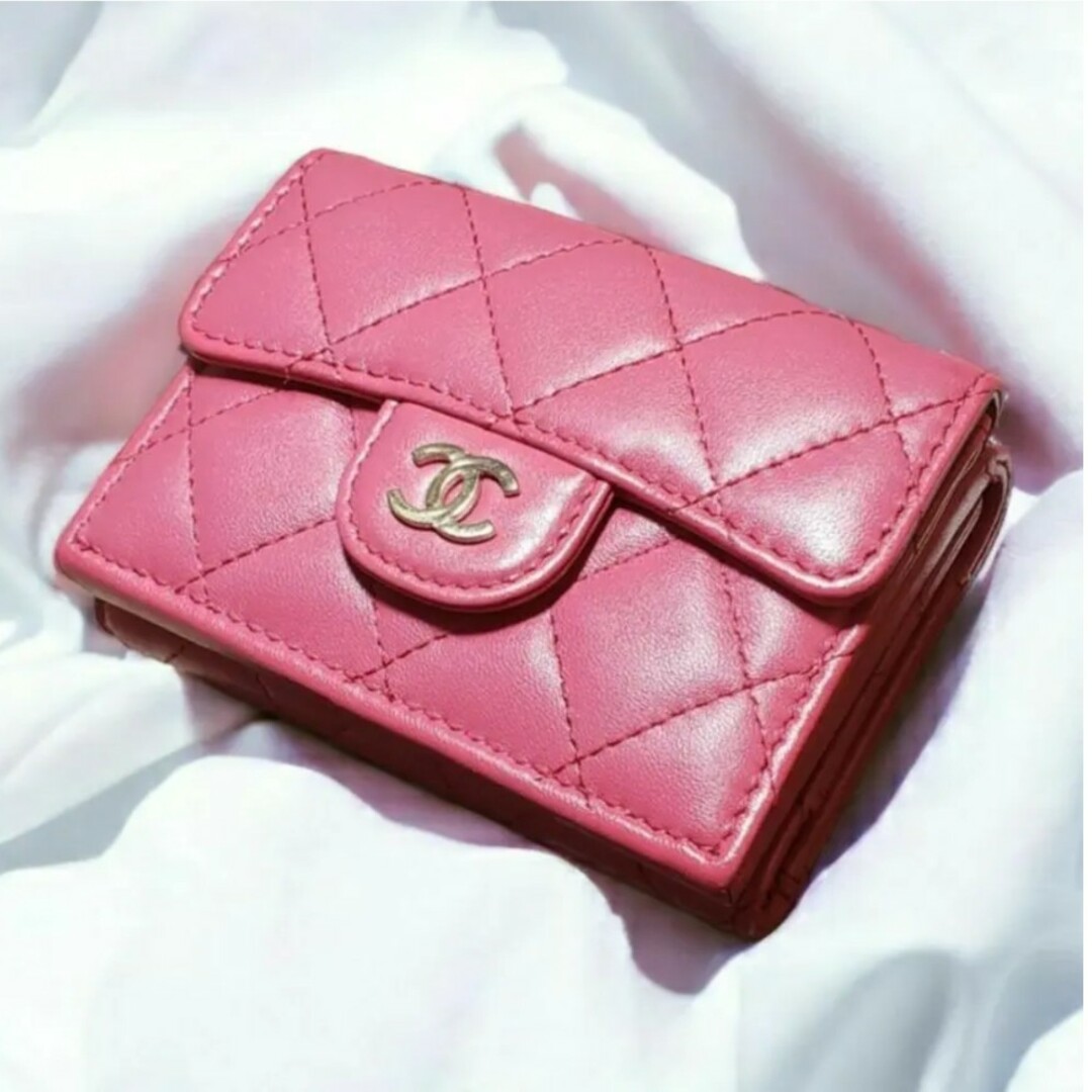 CHANEL - シャネルCHANEL❣️濃いピンク♥三つ折財布✨コンパクト