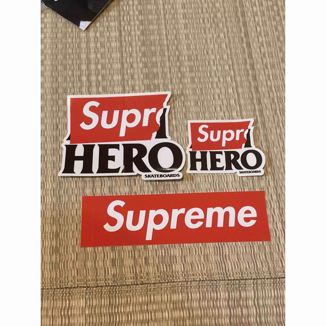 supreme ステッカー アンタイヒーロー