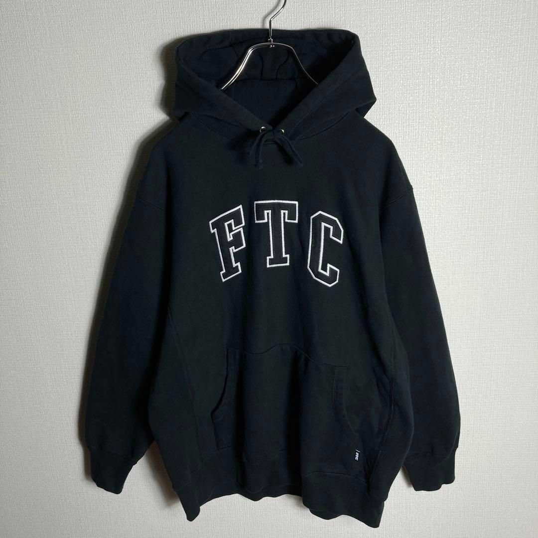 【美品】FTC　ビッグ刺繍ロゴ入り定番カラーパーカー　即完売モデル　人気Lサイズ