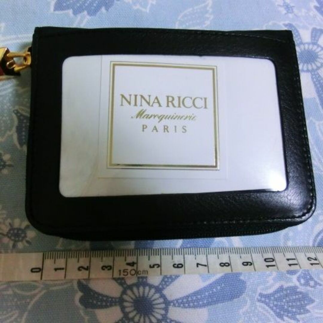 売れ筋がひ贈り物！ 二つ折りBOX財布 NINA パスケース RICCI